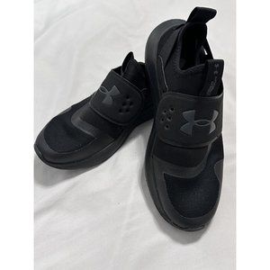 Size 7.5 - Under Armour Runplay Triple Black 2022